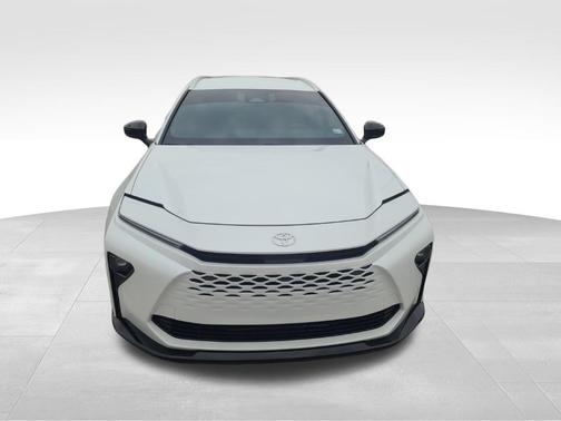 2025 Toyota Crown Signia XLE