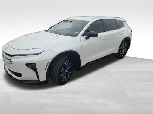 2025 Toyota Crown Signia XLE