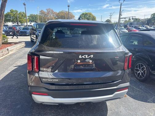 2025 Kia Sorento LX