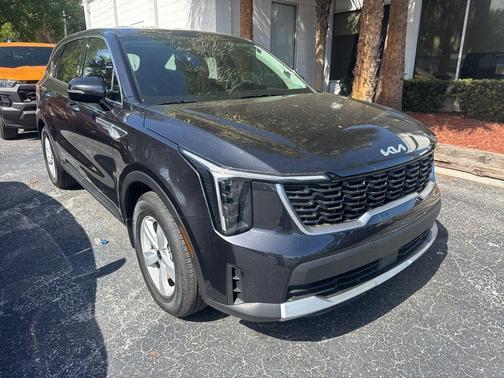 2025 Kia Sorento LX