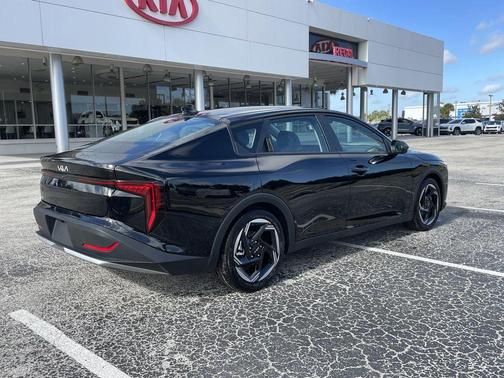 2025 Kia K4 EX