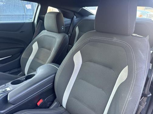 2022 Chevrolet Camaro 1LT