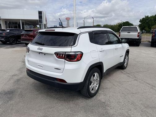 Bright White Clearcoat 2022 Jeep Compass Latitude