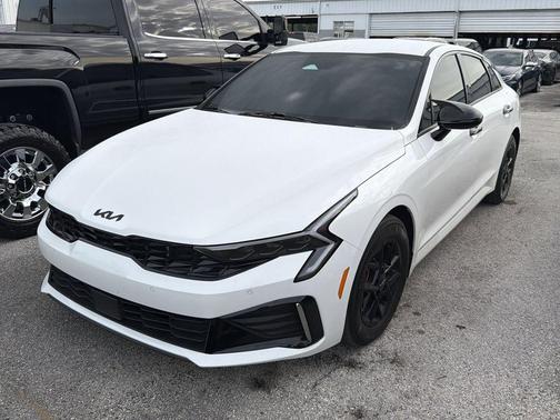 Snow White Pearl 2025 Kia K5 LXS