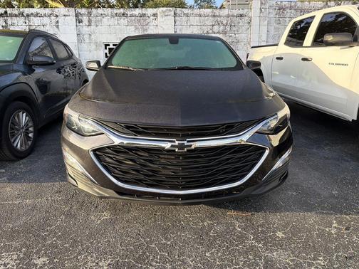 Dark Ash Metallic 2022 Chevrolet Malibu RS