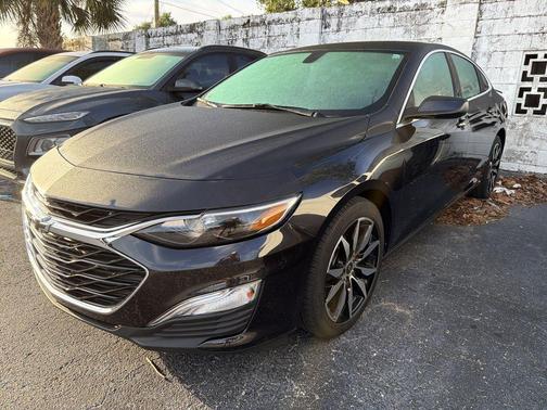 Dark Ash Metallic 2022 Chevrolet Malibu RS