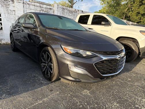 Dark Ash Metallic 2022 Chevrolet Malibu RS