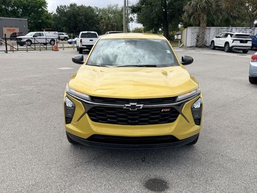 Nitro Yellow 2024 Chevrolet Trax 1RS