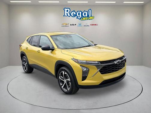 Nitro Yellow 2024 Chevrolet Trax 1RS