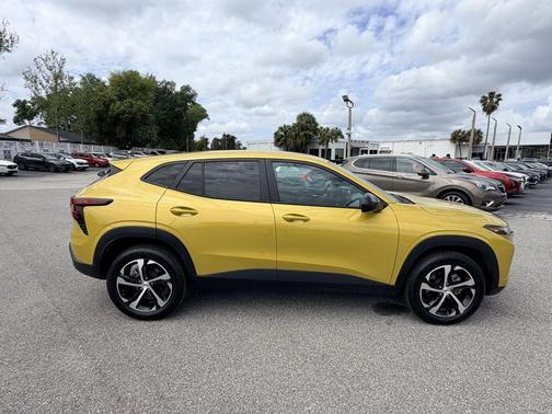 Nitro Yellow 2024 Chevrolet Trax 1RS