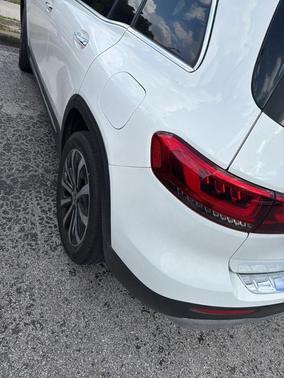 White 2022 Mercedes-Benz GLB 250 Base