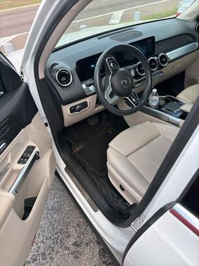 White 2022 Mercedes-Benz GLB 250 Base