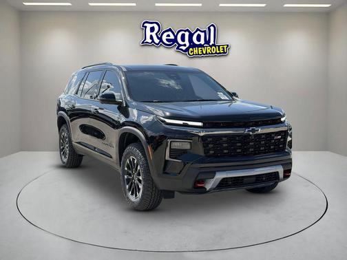 Mosaic Black Metallic 2026 Chevrolet Traverse Z71