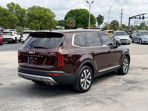 Sangria Red 2022 Kia Telluride S