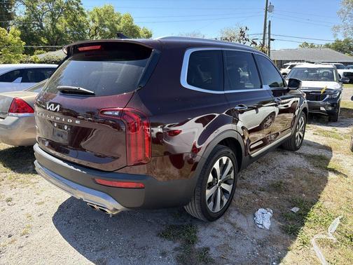 Sangria Red 2022 Kia Telluride S