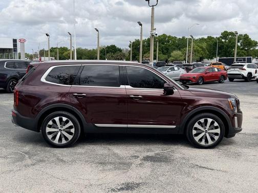 Sangria Red 2022 Kia Telluride S