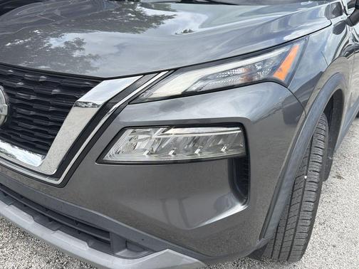 Gun Metallic 2021 Nissan Rogue SV