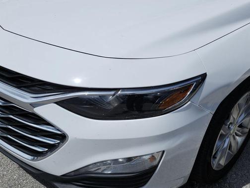 Summit White 2020 Chevrolet Malibu LT
