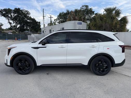 Snow White Pearl 2026 Kia Sorento Hybrid X-LINE SX PRESTIGE