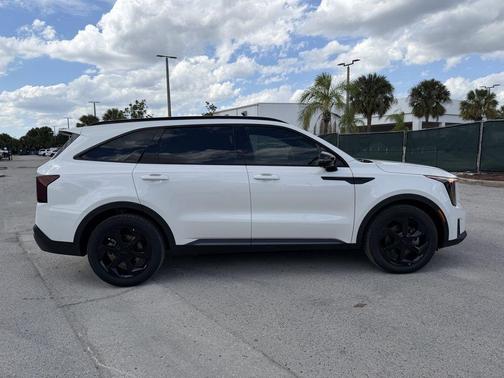 Snow White Pearl 2026 Kia Sorento Hybrid X-LINE SX PRESTIGE