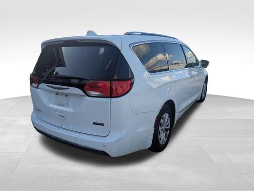 2019 Chrysler Pacifica Touring-L