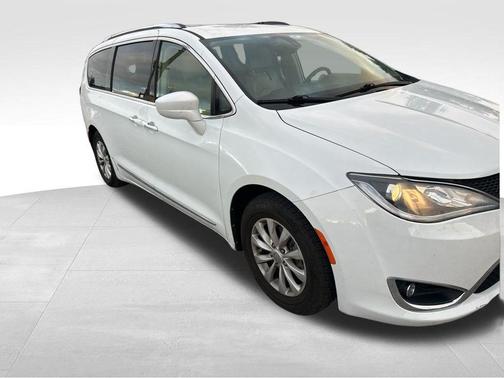 2019 Chrysler Pacifica Touring-L