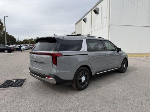 2026 Kia Carnival SX