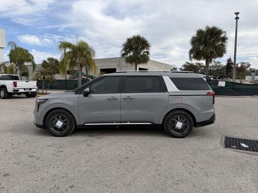 2026 Kia Carnival SX