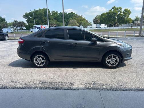 Magnetic 2019 Ford Fiesta SE