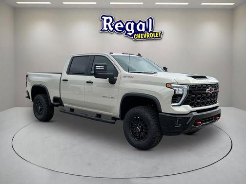 White Sand 2026 Chevrolet Silverado 2500 ZR2