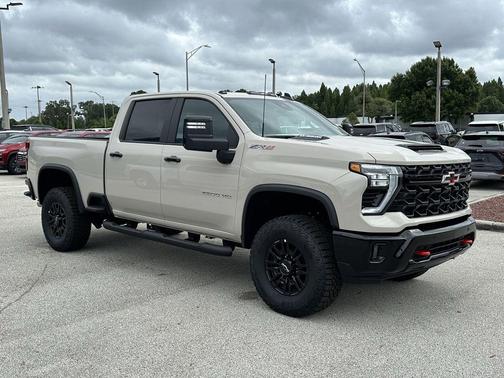 White Sand 2026 Chevrolet Silverado 2500 ZR2