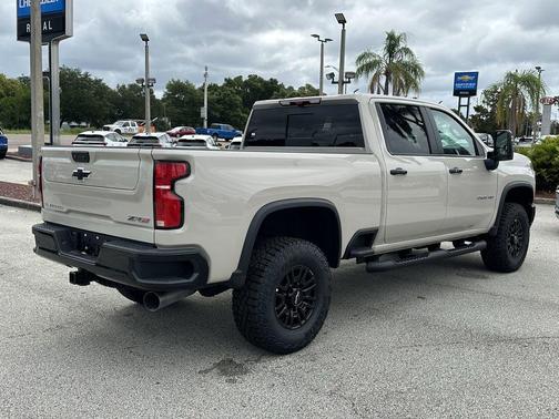 White Sand 2026 Chevrolet Silverado 2500 ZR2