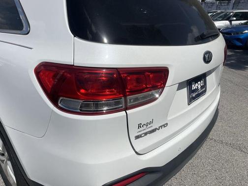 2017 Kia Sorento LX