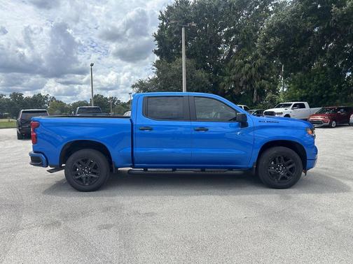2025 Chevrolet Silverado 1500 Custom