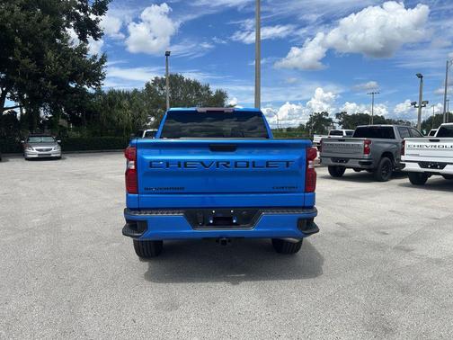 2025 Chevrolet Silverado 1500 Custom