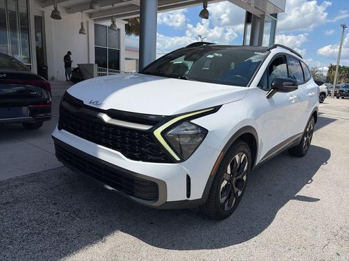Glacial White Pearl 2023 Kia Sportage X-Line