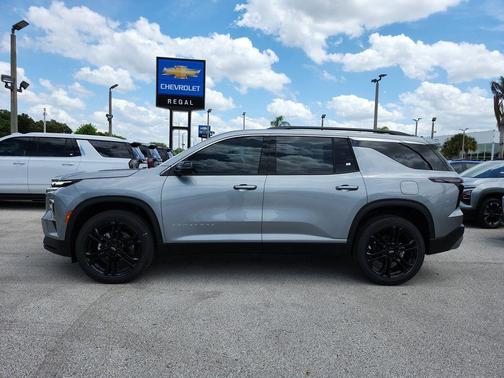 Sterling Gray Metallic 2026 Chevrolet Traverse LT