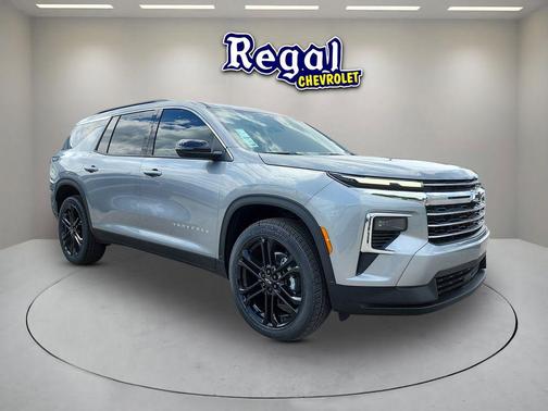 Sterling Gray Metallic 2026 Chevrolet Traverse LT