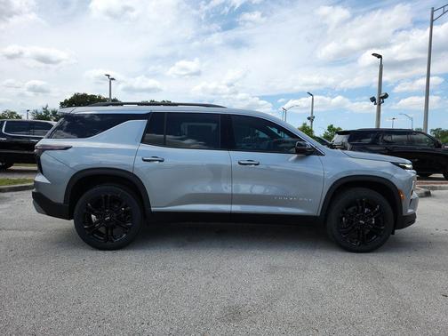 Sterling Gray Metallic 2026 Chevrolet Traverse LT