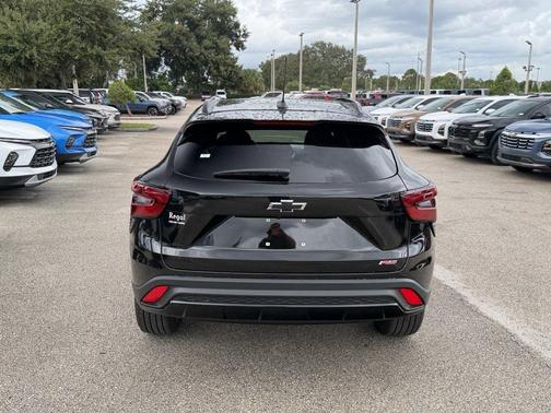 Mosaic Black Metallic 2026 Chevrolet Trax 2RS