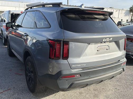 Everlasting Silver 2023 Kia Sorento X-Line S