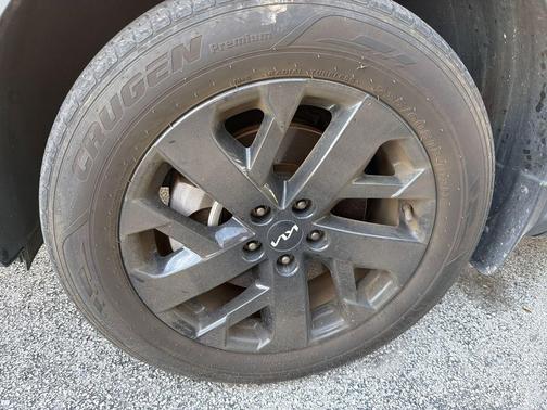 Everlasting Silver 2023 Kia Sorento X-Line S