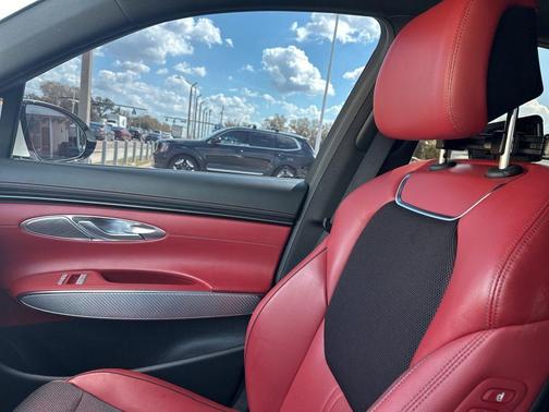 2023 Genesis GV70 2.5T