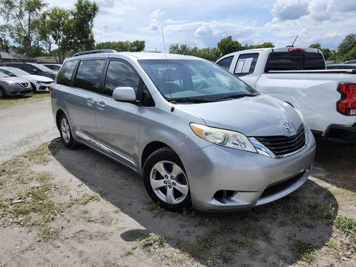 Silver Sky Metallic 2014 Toyota Sienna LE