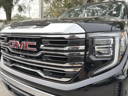 Onyx Black 2023 GMC Sierra 1500 SLT