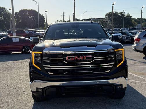 Onyx Black 2023 GMC Sierra 1500 SLT