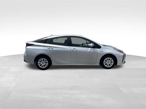 2021 Toyota Prius L