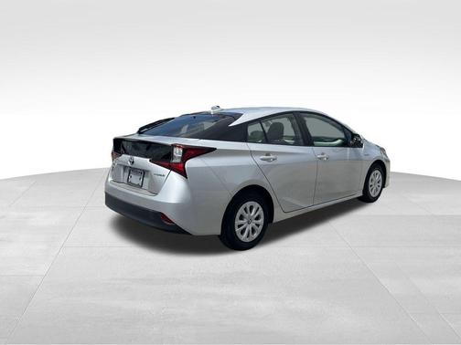 2021 Toyota Prius L
