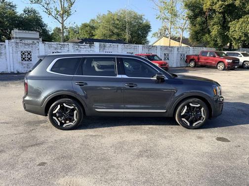 Gravity Gray 2024 Kia Telluride EX