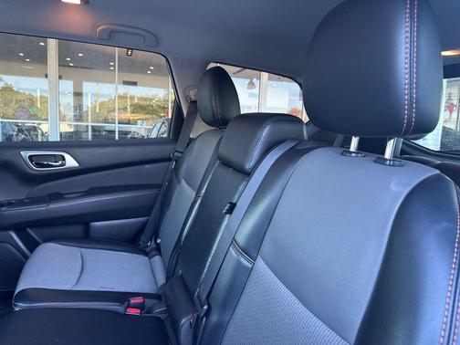 2019 Nissan Pathfinder SV